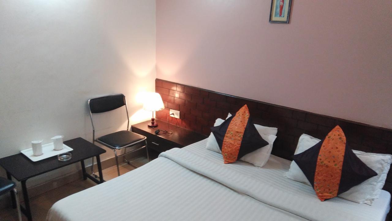 Airport Hotel Port View New Delhi Bilik gambar